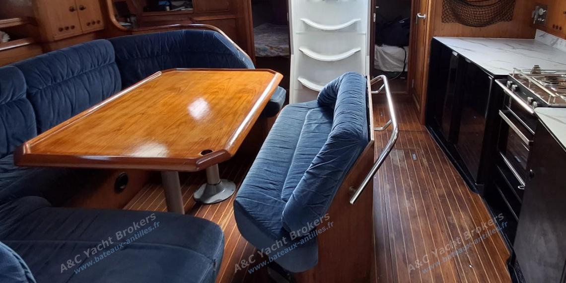 Jeanneau Sun Odyssey 45.2 : Saloon seen from the forward cabin Jeanneau Sun Odyssey 45.2 : Saloon seen from the forward cabin