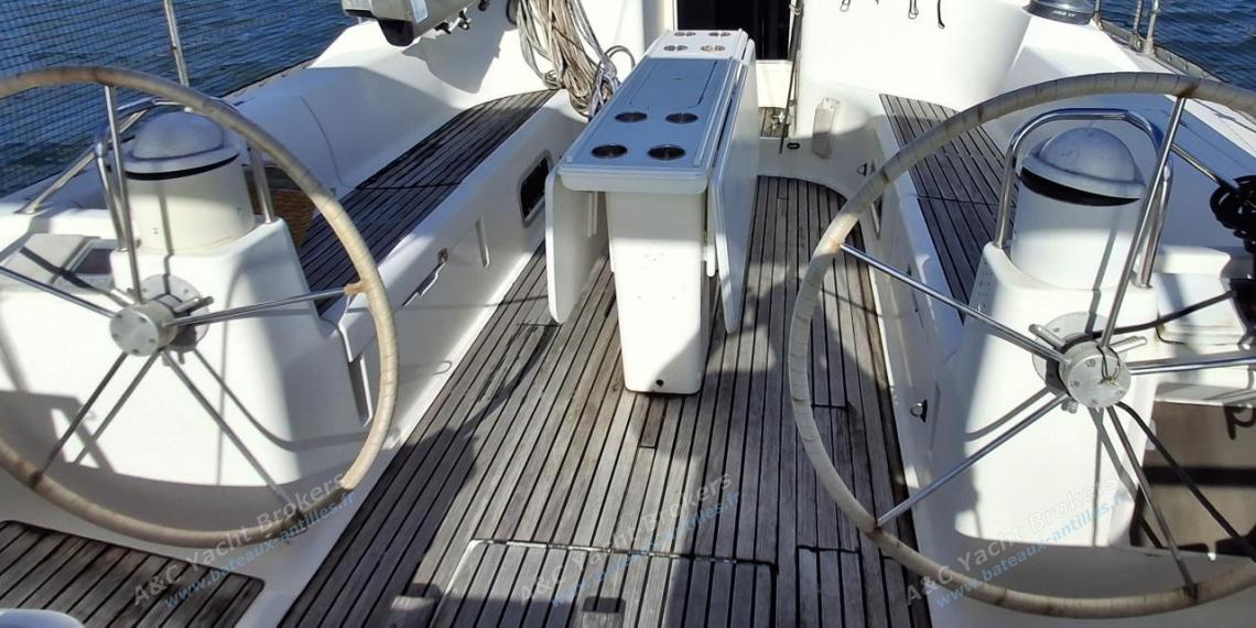 Jeanneau Sun Odyssey 45.2 : Double helm station Jeanneau Sun Odyssey 45.2 : Double helm station