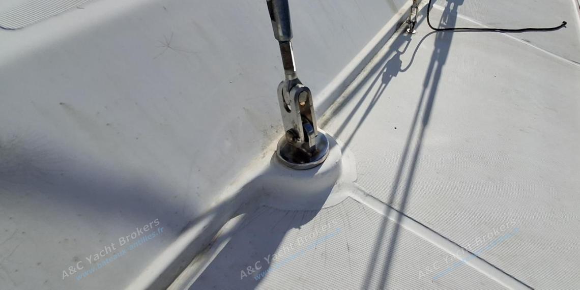 Jeanneau Sun Odyssey 45.2 : Starboard companionway Jeanneau Sun Odyssey 45.2 : Starboard companionway