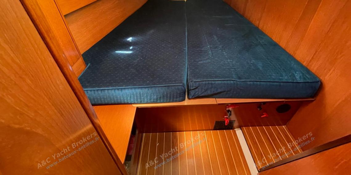 Jeanneau Sun Odyssey 45 : Aft starboard cabin Jeanneau Sun Odyssey 45 : Aft starboard cabin