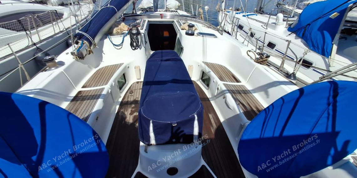 Jeanneau Sun Odyssey 45 : Cockpit and double steering wheel other view Jeanneau Sun Odyssey 45 : Cockpit and double steering wheel other view