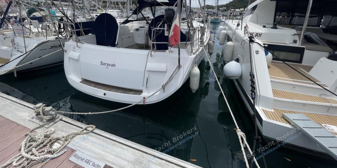 Jeanneau Sun Odyssey 479 : En marina Jeanneau Sun Odyssey 479 : En marina