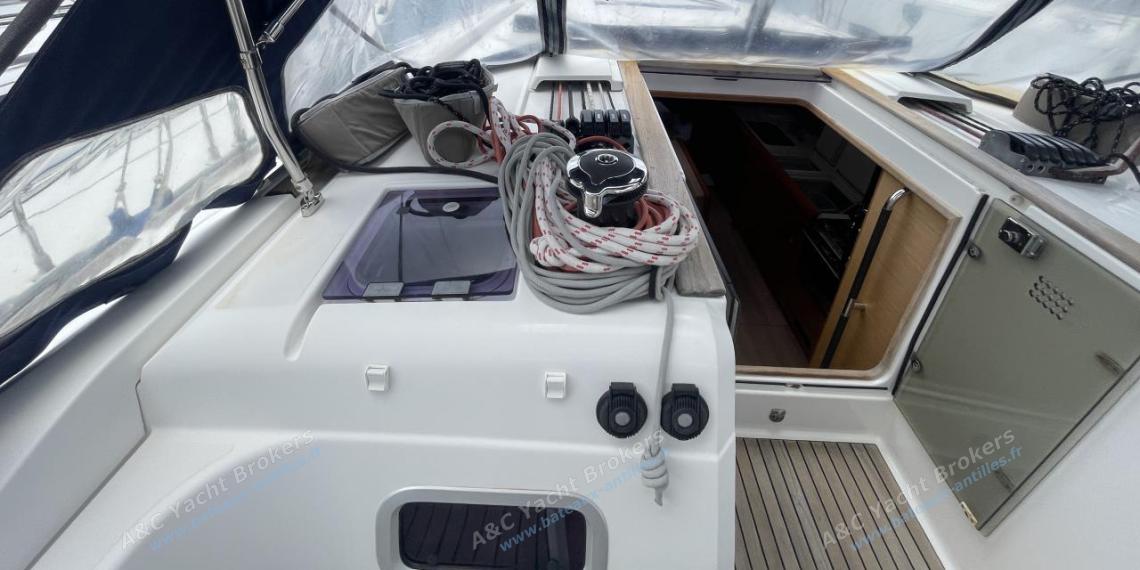 Jeanneau Sun Odyssey 479 : Winches de roof à bâbord Jeanneau Sun Odyssey 479 : Winches de roof à bâbord