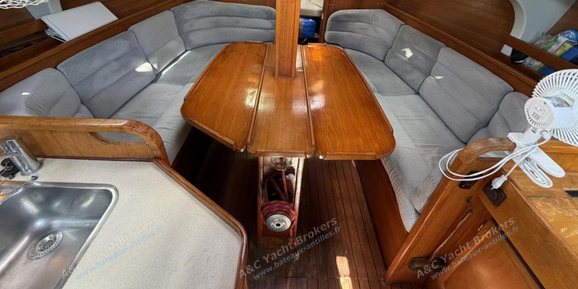 Jeanneau Sun Shine 38 : Saloon seen from the galley Jeanneau Sun Shine 38 : Saloon seen from the galley