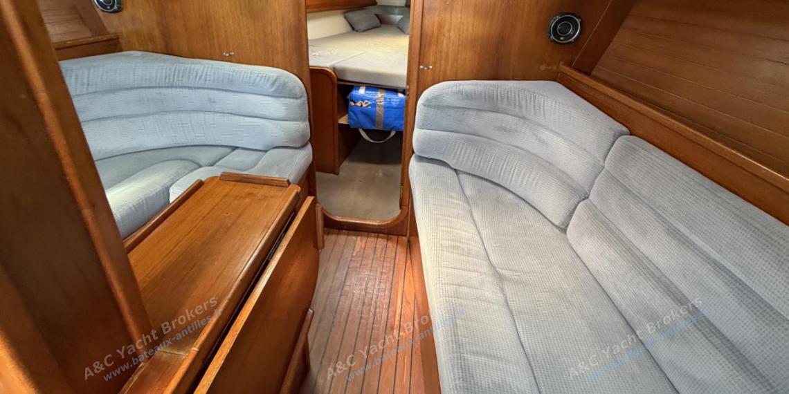 Jeanneau Sun Shine 38 : Bench saloon Jeanneau Sun Shine 38 : Bench saloon