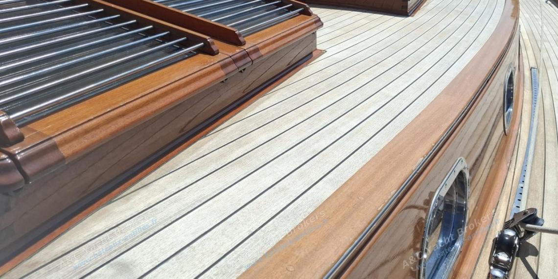 TIOGA 68 : Port companionway TIOGA 68 : Port companionway