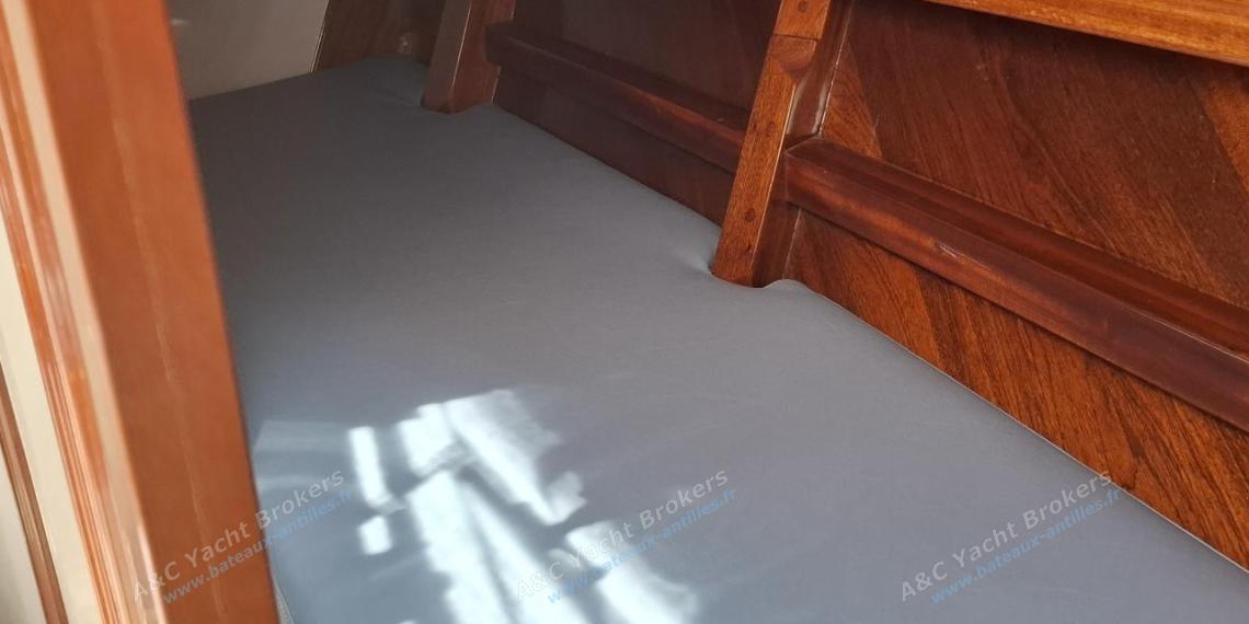 TIOGA 68 : Starboard cabin in forepeack TIOGA 68 : Starboard cabin in forepeack