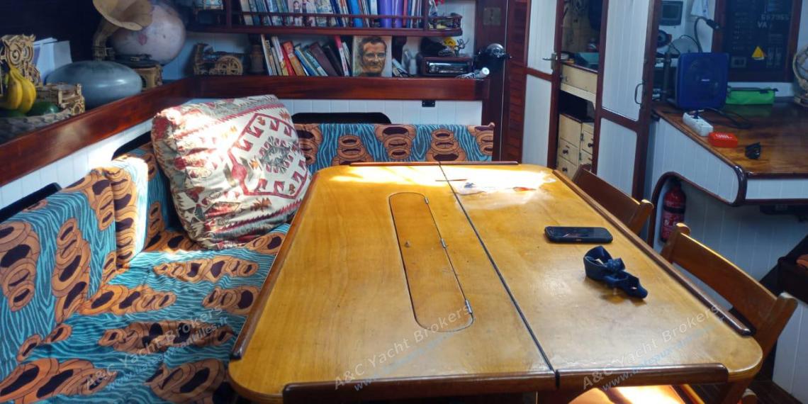 Chantier naval de Biot Trireme 43 : Saloon other view Chantier naval de Biot Trireme 43 : Saloon other view