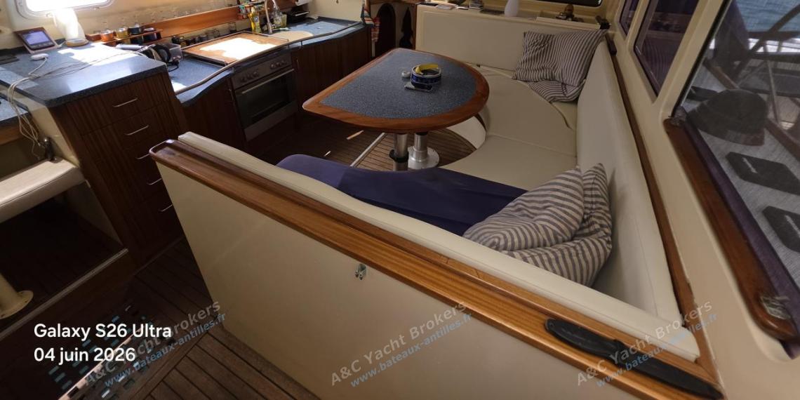 Baltec Engineering GmbH Visiona 40 : Saloon table and benchs Baltec Engineering GmbH Visiona 40 : Saloon table and benchs