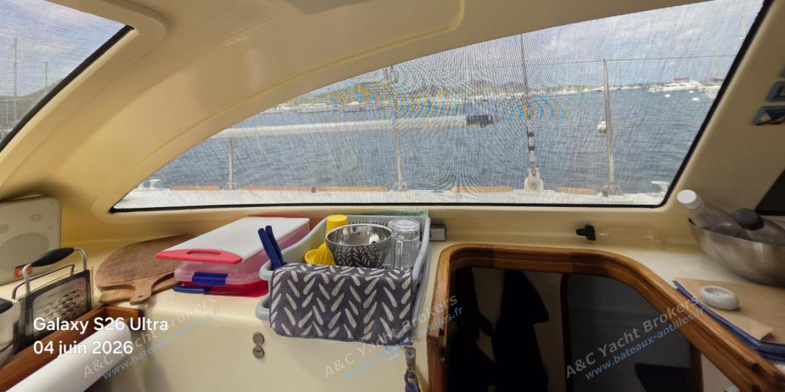 Baltec Engineering GmbH Visiona 40 : Starboard hull acces from the saloon Baltec Engineering GmbH Visiona 40 : Starboard hull acces from the saloon