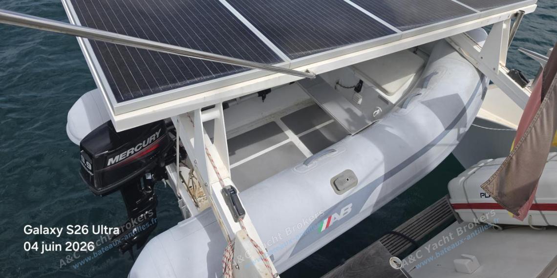 Baltec Engineering GmbH Visiona 40 : Solars panels on davits Baltec Engineering GmbH Visiona 40 : Solars panels on davits