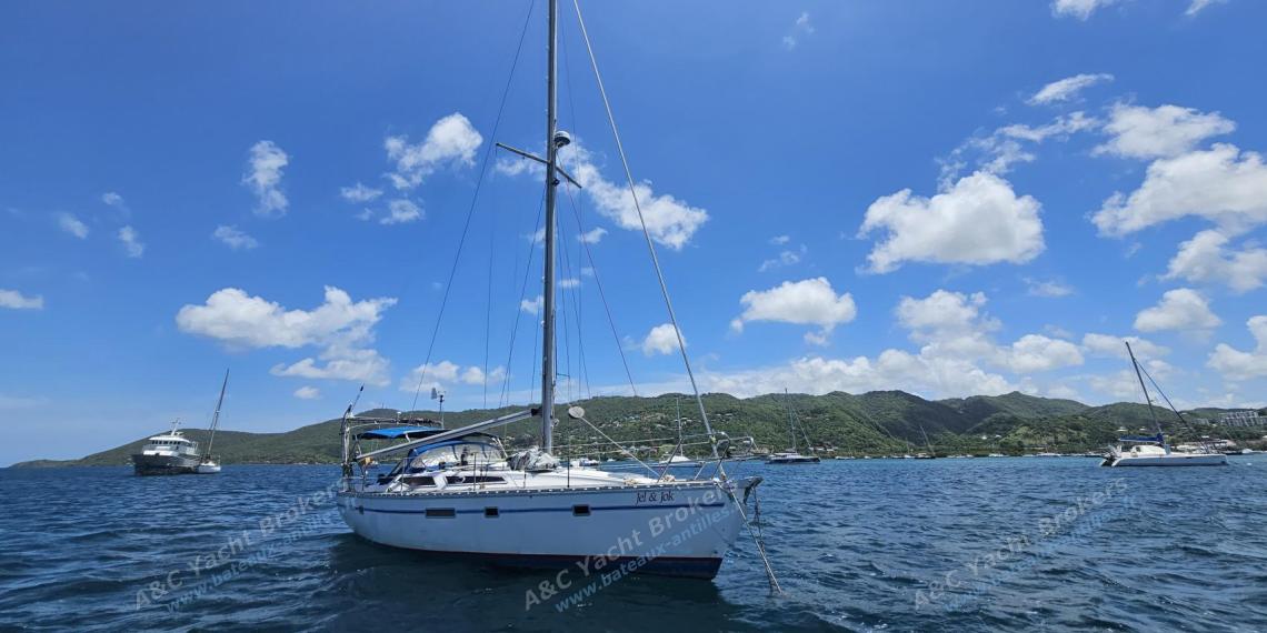 Jeanneau Voyage 11.20 : At anchor in Martinique Jeanneau Voyage 11.20 : At anchor in Martinique