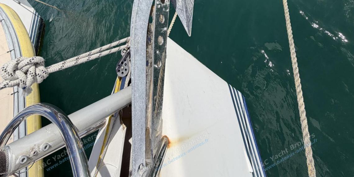 X-Yachts-X-40 : Anchor on bow roller X-Yachts-X-40 : Anchor on bow roller