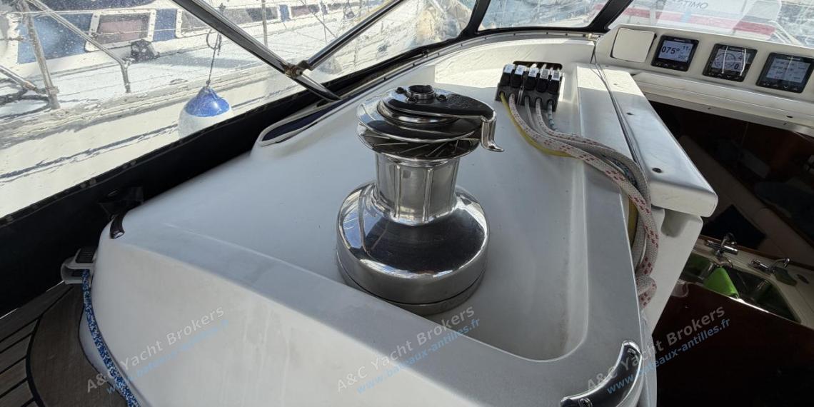 X-Yachts-X-40 : Port winches on roof X-Yachts-X-40 : Port winches on roof