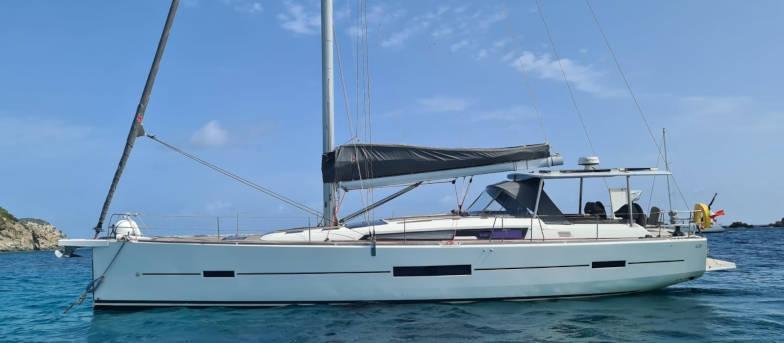 Dufour 520 Grand Large at anchorage