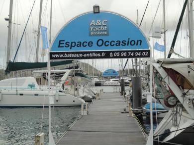 Our dedicated pontoon for the display of pre-owned boats