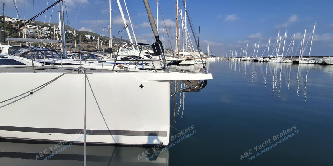 Jeanneau Yacht 65 - hull  n°15 : Bow spirit