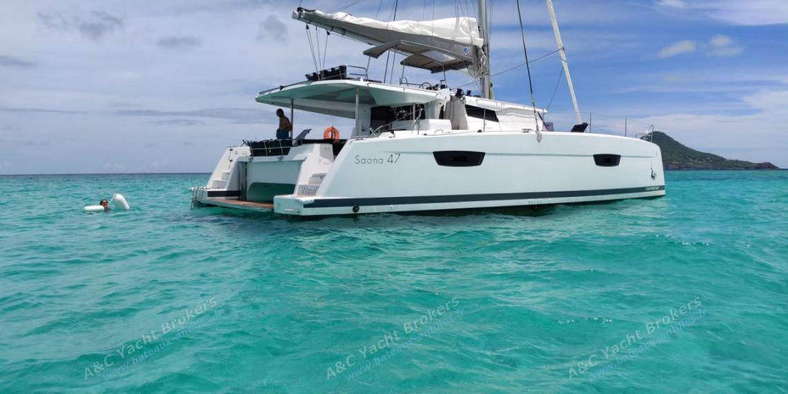 Fountaine Pajot Saona 47 Maestro : At anchor in The Grenadines